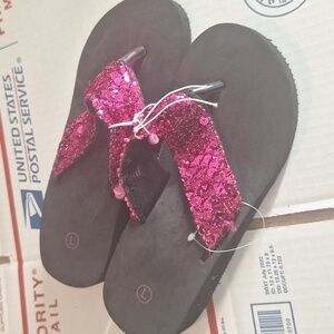 BLACK AND PINK SEQUIN FLIP FLOPS GIRLS SIZE LARGE 4/5